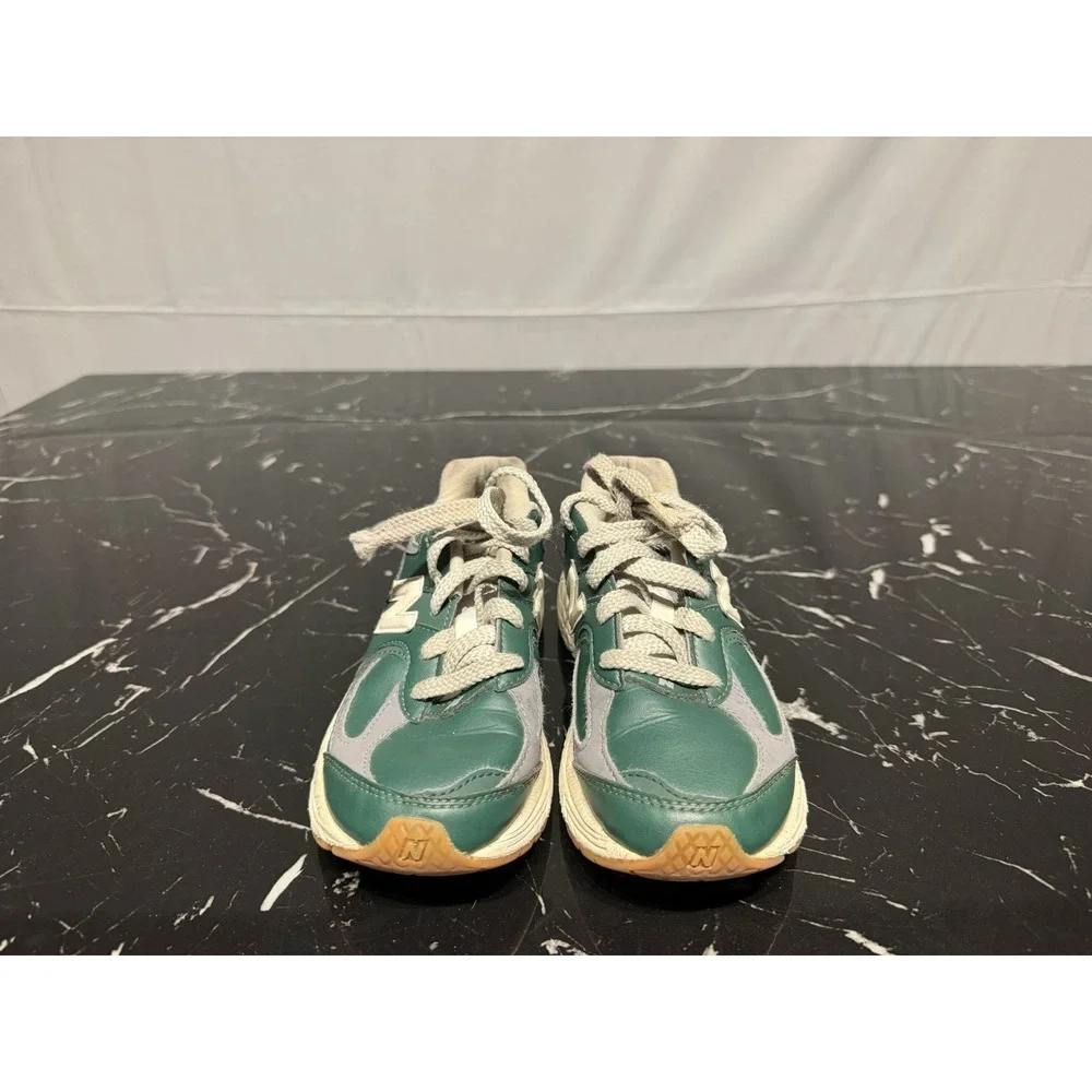 Mens New Balance  2002R Dk Green Suede Run U2002rfk New Sz 1.5